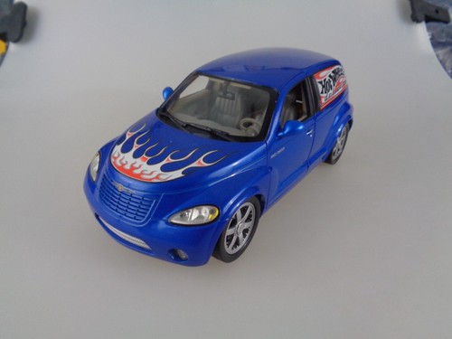 Hot wheels chrysler panel - hot,