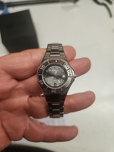Bulova accutron dive 100mm - accutron,