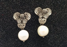 COPPIA DI ANTICHI ORECCHINI IN ARGENTO CON PERLE DI FIUME -