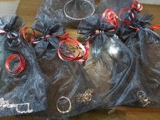 Piccolo lotto bigiotteria Orecchini, anelli, ciondolo