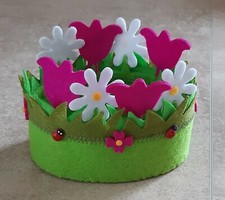 Svuotatasche, portaoggetti da consòle/scrivania, in feltro. Tema fiori, prato