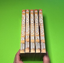 Attack titan manga - on,