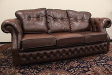 Divano tre posti Chesterfield