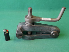 VECCHIA MORSA MASSICCIA MORSETTO IN FERRO A MANOVELLA GANASCE LARGHE 7 CM. BS18