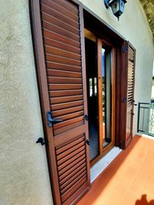 Infissi in PVC con persiana esterna in alluminio 