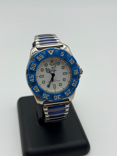 Valus quartz watch - valus,