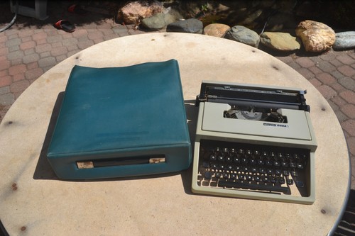 Macchina scrivere vintage - macchina, da