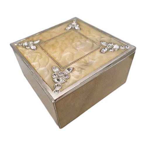 Stone and velvet - stone, box