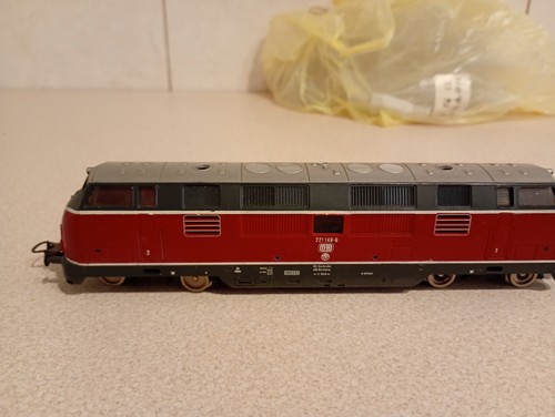 Lima 221 locomotive - lima,