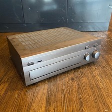 Amplificatore stereo integrato