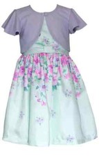 Abito floreale e scrollate