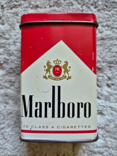 Scatola portasigarette rossa