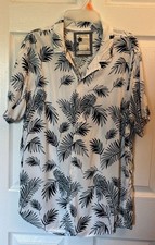 Free Planet Men's Palm Leaf
