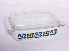 Pyrex Vintage JAJ Opal White Checkers Oblong no. 542 with lid - 28 x 18cm Rare!