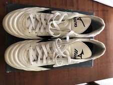 MIZUNO CLASSIC- COLORE BIANCO- MISTE 6 TACCHETTI- in perfette condizioni-