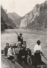 B5 - Foto Photo Fotografia Anni 70 - Gruppo su barca fiume montagna