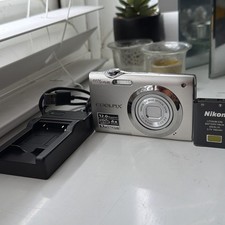 Nikon Coolpix S3000 fotocamera