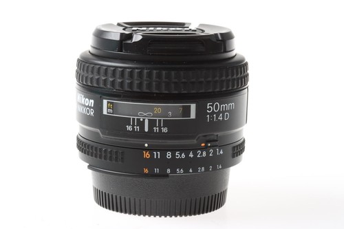 Nikon 1 4 - d, f/1,4