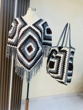 Poncho due pezzi all'uncinetto con borsa da donna in colori vivaci e meravigliosi