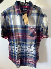 Camicia nuova con cartellino