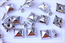 120pz borchie a piramide