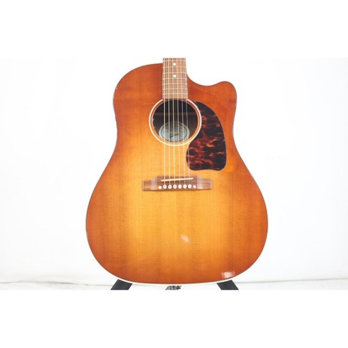 Chitarra acustica elettrica