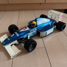 Modello di auto da corsa JUNK