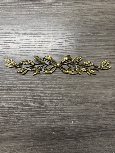 Nastro frontone ottone ornato