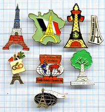 Lot de 8 Pin's TOUR EIFFEL
