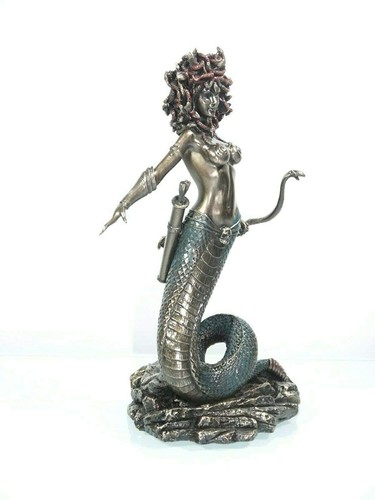 Statua mostro greco antico