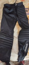 Pantalone nero tuta da portiere imbottita su anche e ginocchia Reusch. TG. M
