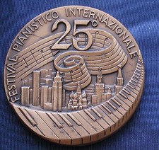 MEDAGLIONE IL PIANOFORTE NELLA