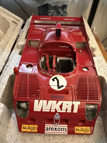 Autoart alfa romeo 33 - 1/18,
