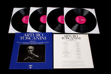 ARTURO TOSCANINI dirigiert