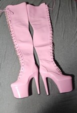 Stivali alti alla coscia