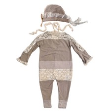 Tutina Pagliaccetto Romper Neonato con Cappellino Vintage in Colore Lino e Pizzo