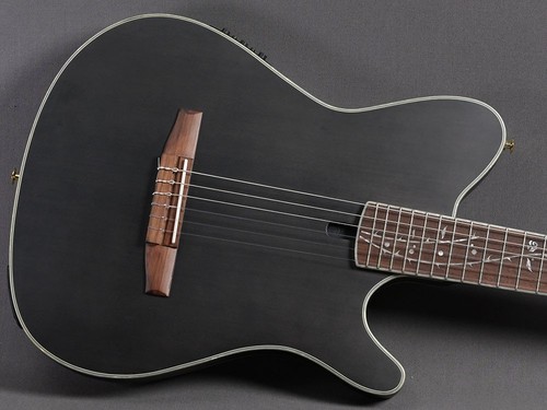 Ibanez tim henson - tim,