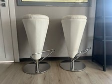 SGABELLO CONICO PIEDE IN ACCIAIO E SEDUTE ECOPELLE BIANCA [COMPL12]