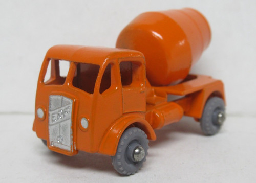 Camion miscelatore cemento