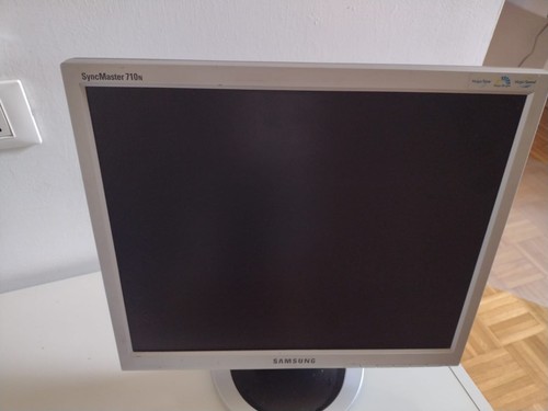 Samsung syncmaster 710n - syncmaster,