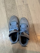 Jordan 4 Retro Blu University