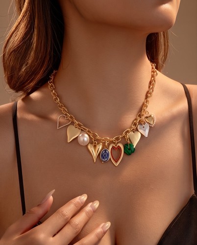 Collana dorata con - , pendenti