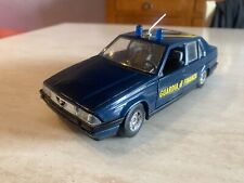 Rarissima Alfa Romeo 75 Guardia di Finanza Burago 1:24 Italy da collezione