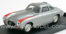 Mercedes 300 SL Coupe street