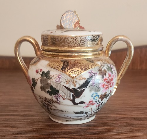 Antico vaso giapponese dipinto