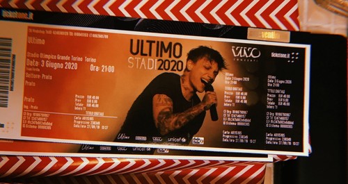 Due biglietti concerto ultimo
