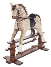 Bellissimo cavallo a dondolo