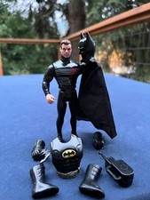 Completo Bruce Wayne con