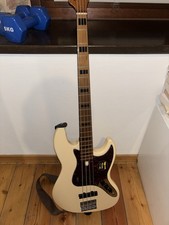 basso elettrico/amplificatore
