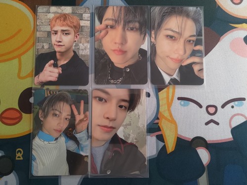 Official stray kids star - ,